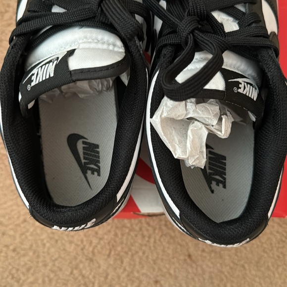 Nike Dunks. Gently used. With box - Picture 6 of 7